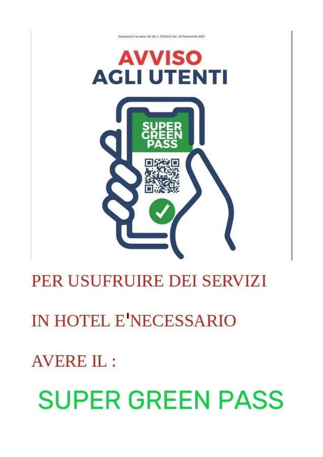Hotel La Milanese 皮特拉利古 外观 照片