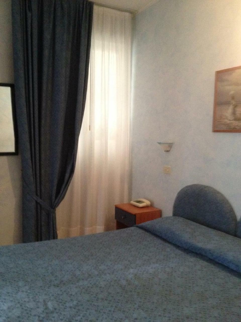Hotel La Milanese 皮特拉利古 外观 照片