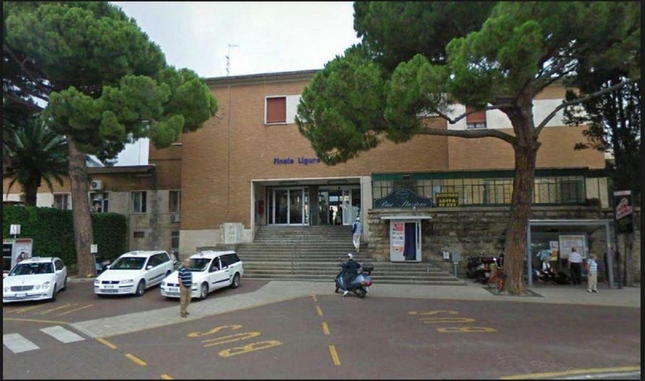 Hotel La Milanese 皮特拉利古 外观 照片